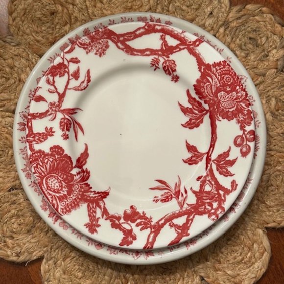 Red Dinnerware For The Perfect Occasion - Valentine's Day Is Approaching - Picture 1 of 9
